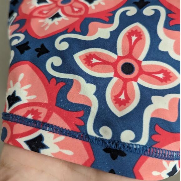 5T / 4T Tea Collection Rash Guard - Picture 2 of 3